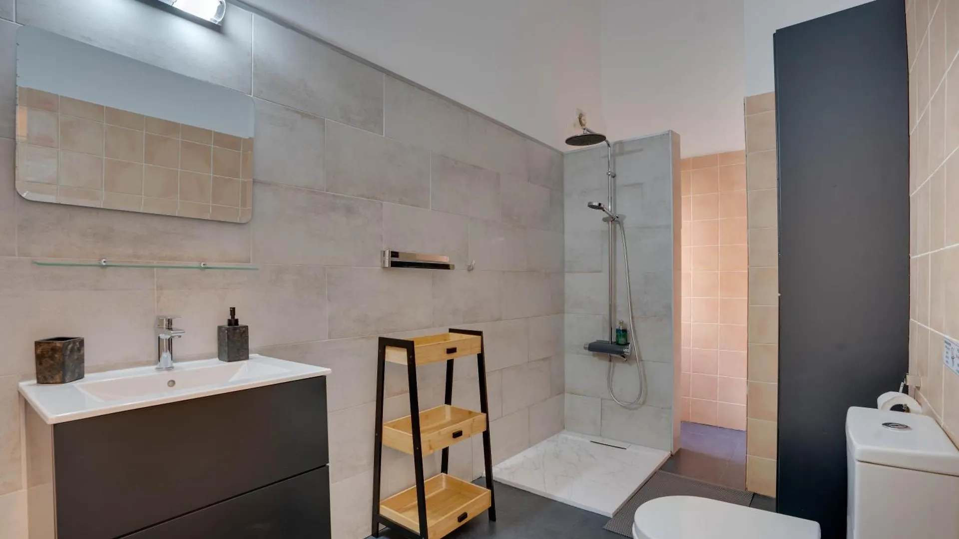 شقة Charming 3-Bed Duplex With Stunning Sea View لارنكا