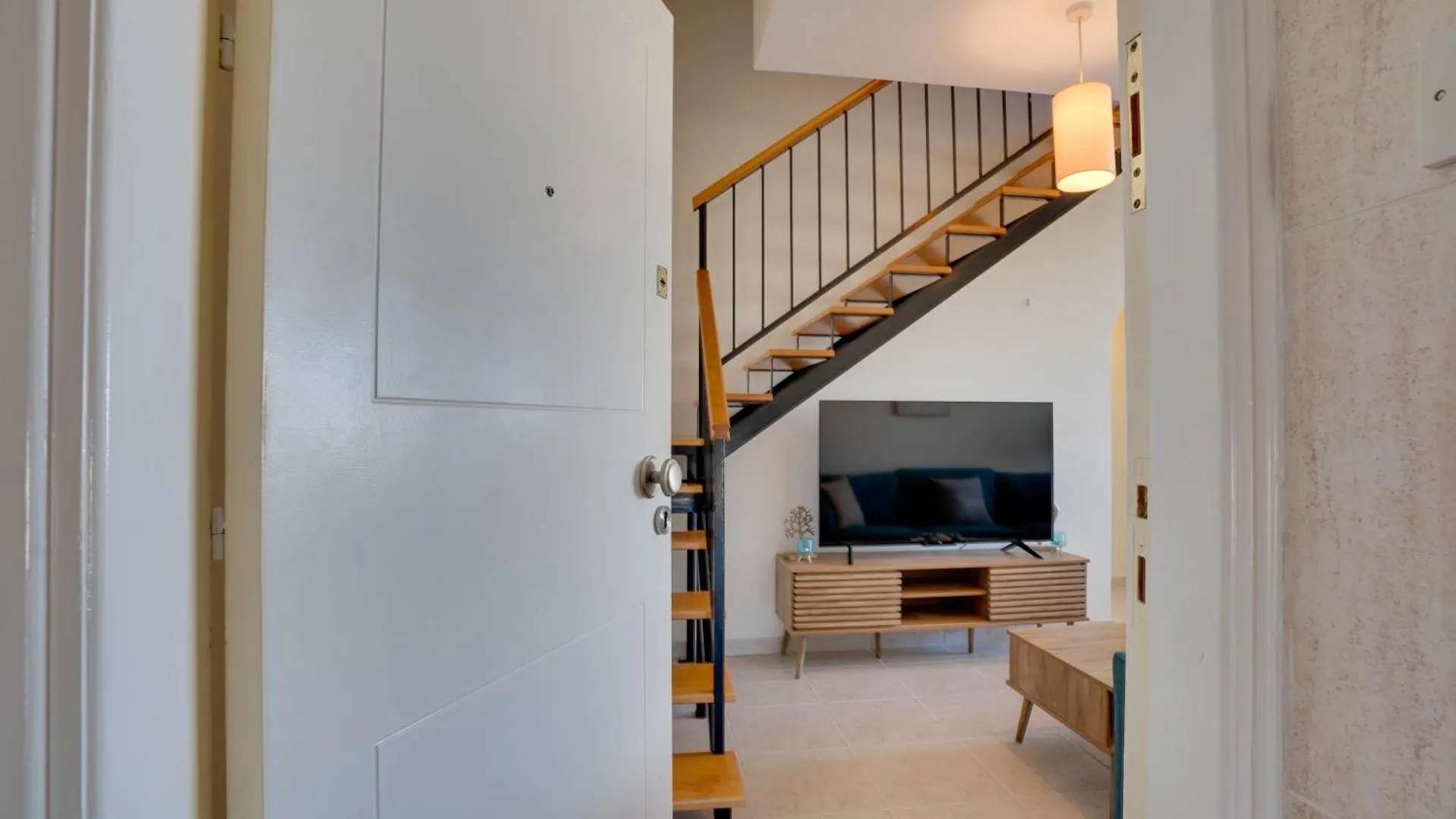 شقة Charming 3-Bed Duplex With Stunning Sea View لارنكا 0*,  قبرص