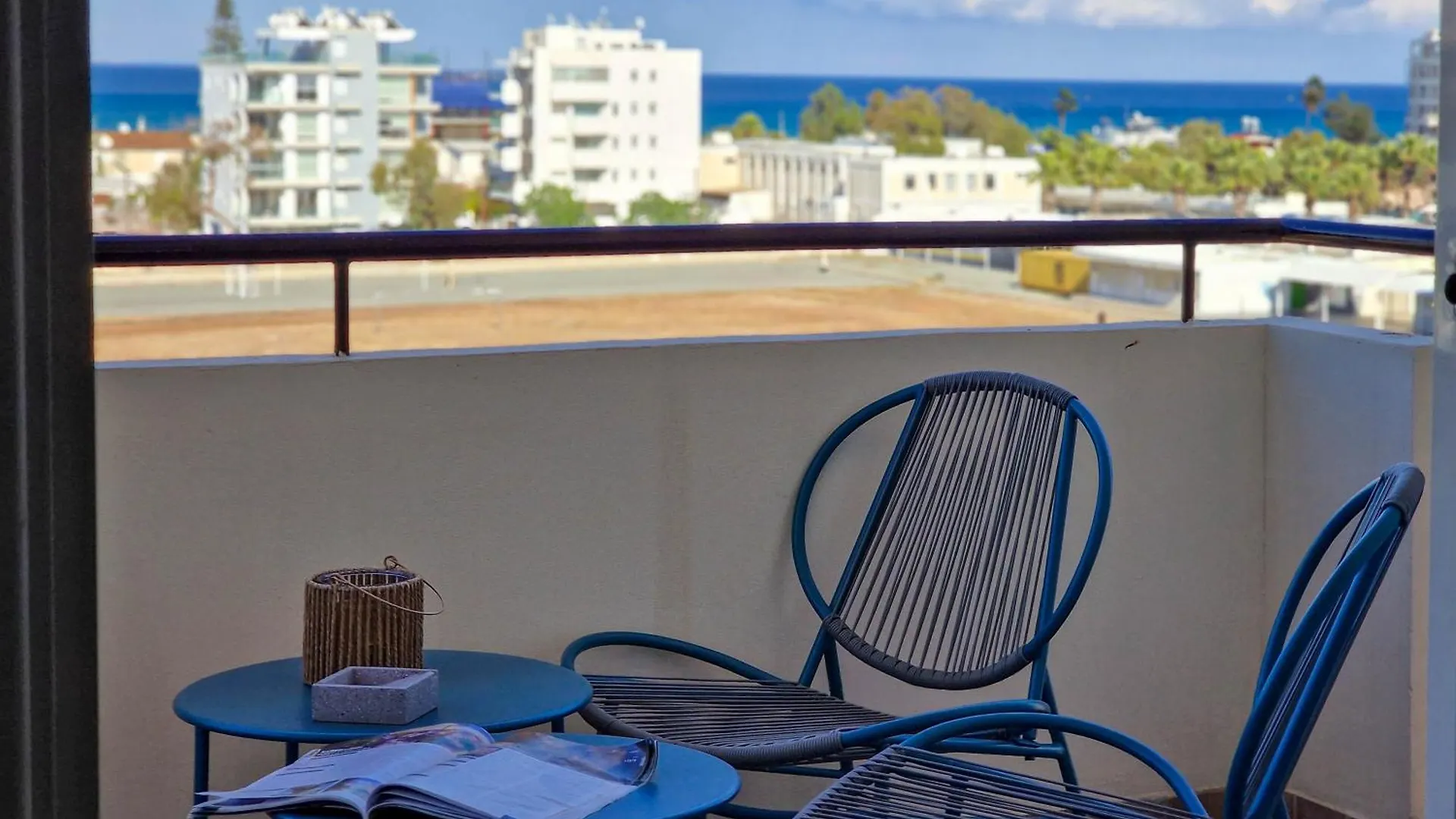 شقة Charming 3-Bed Duplex With Stunning Sea View لارنكا 0*,  قبرص