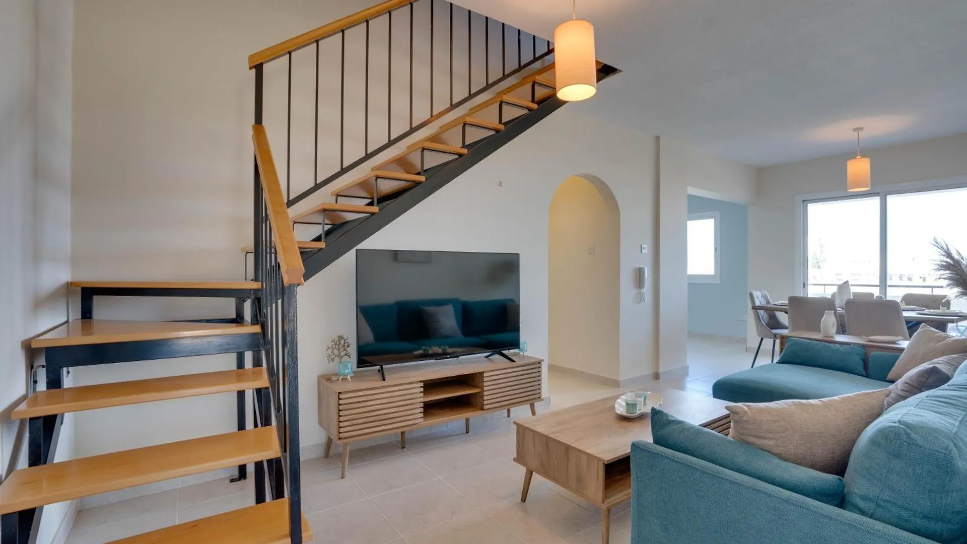 شقة Charming 3-Bed Duplex With Stunning Sea View لارنكا