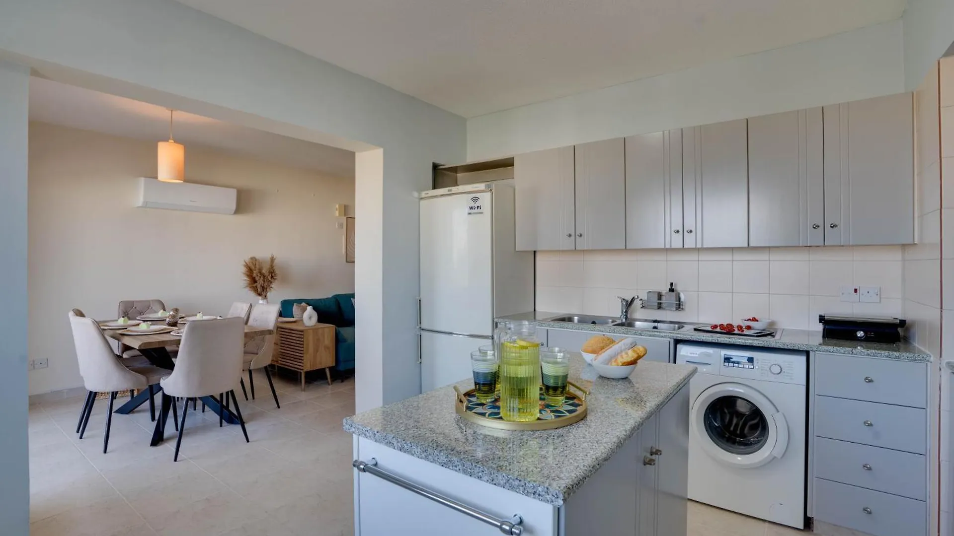 شقة Charming 3-Bed Duplex With Stunning Sea View لارنكا قبرص