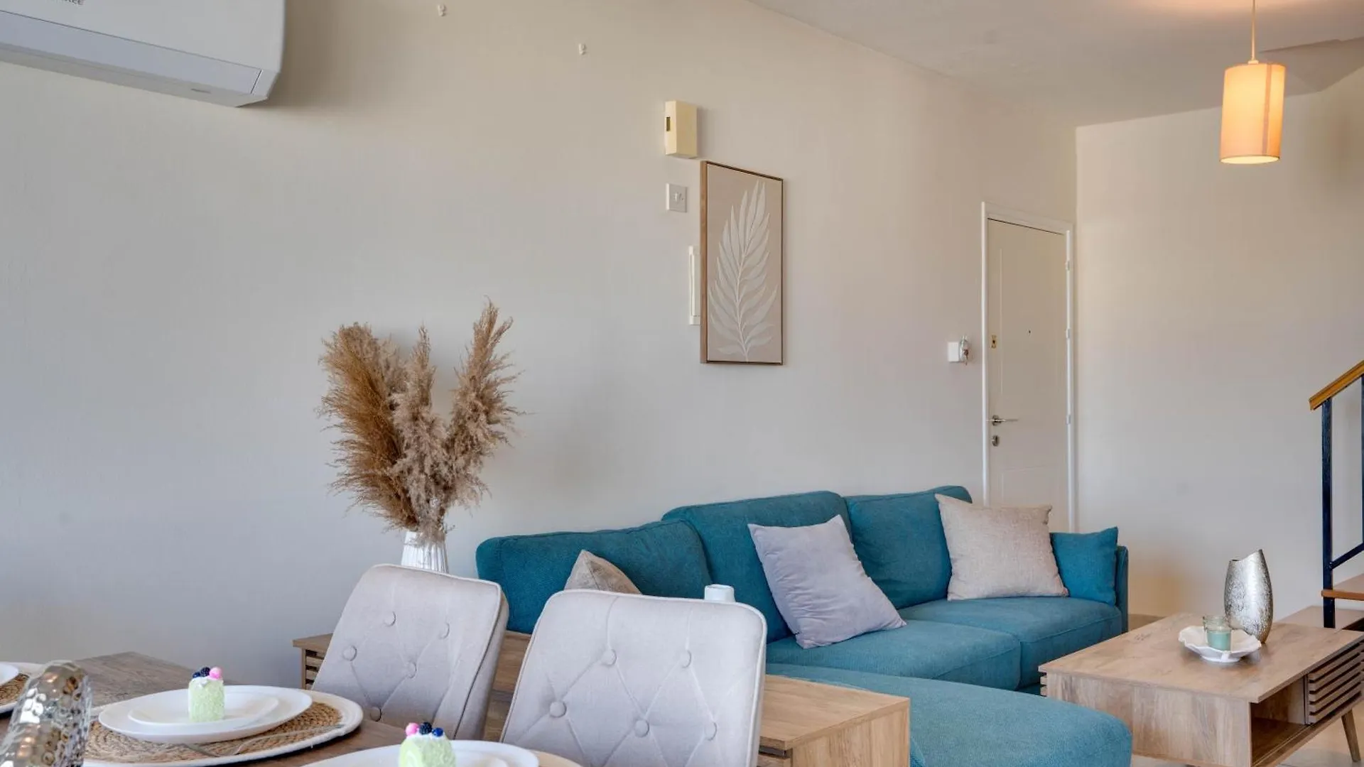 شقة Charming 3-Bed Duplex With Stunning Sea View لارنكا